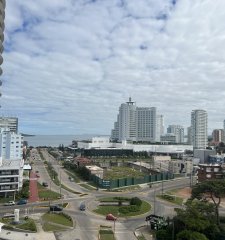 APARTAMENTO ESQUINERO CON VISTA AL MAR