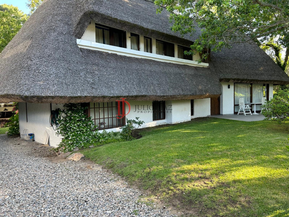  CASA CLASICA EN RINCÓN DEL INDIO - JDI5820C
