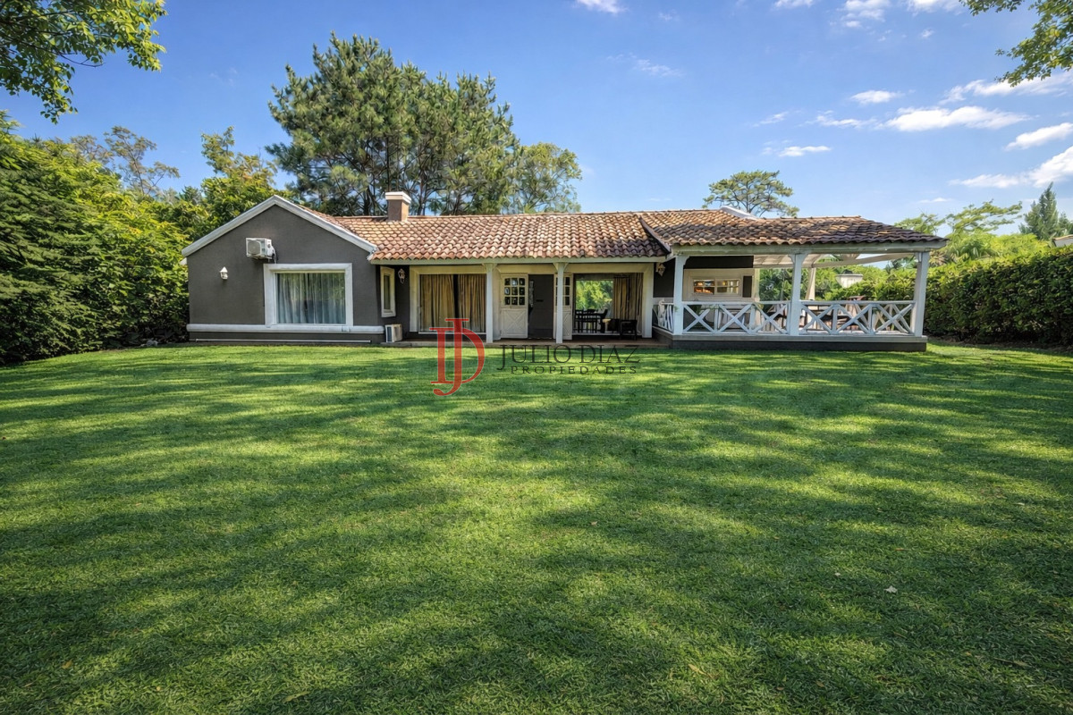 CASA EN VENTA Y ALQUILER ANUAL EN BARRIO PRIVADO - JDI7809C