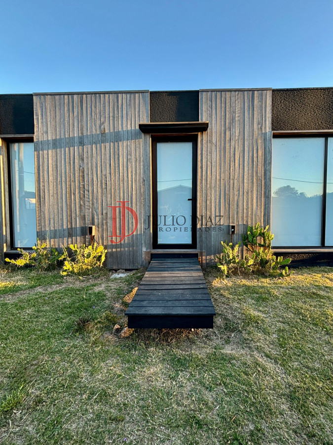 CASA MODERNA EN LA JUANITA - JDI7687C