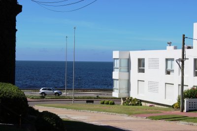 CASA EN LA PENINSULA  