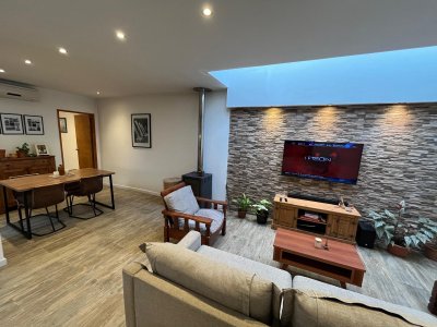 CASA MODERNA EN VENTA CENTRO DE MALDONADO