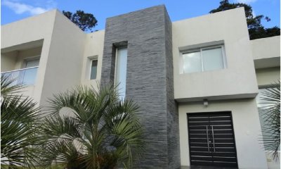 CASA A ESTRENAR EN BARRIO PRIVADO