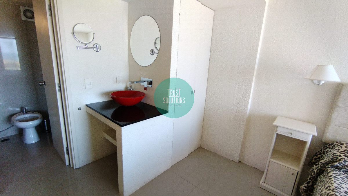 Apartamento ID.435 - Venta Apto 3D y dep serv  Brava Punta fte al mar 