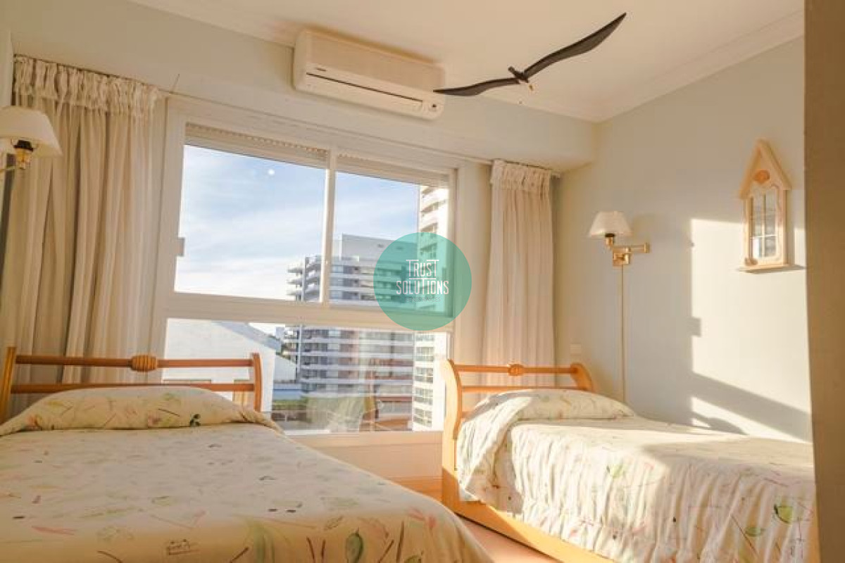 Apartamento ID.335 - Alquiler temporada Apto Brava Punta 4D Parrillero Piscina 