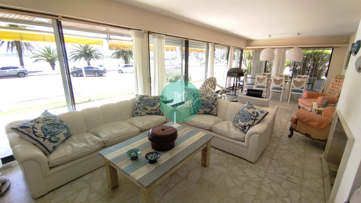 Apartamento ID.1415 - Venta Apto Puerto Punta 3D y dep de serv frente al mar