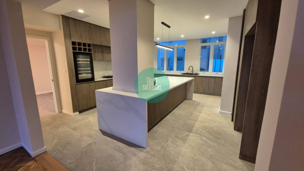 Apartamento ID.1611 - ESTUPENDO APARTAMENTO EN ALQUILER SOBRE PLAZA GOMESORO