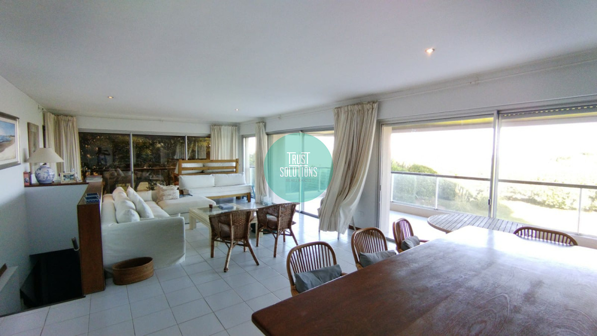 Apartamento ID.450 - Venta Apto Brava Punta 4D dep serv Amenities