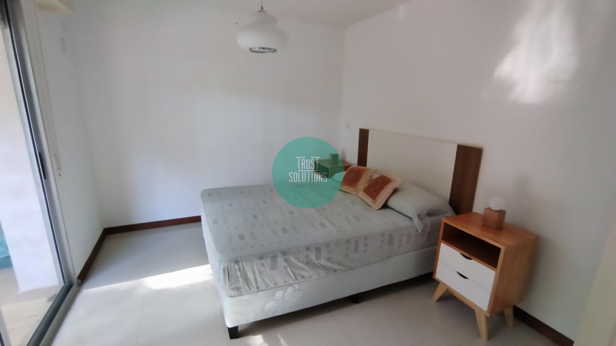 Apartamento ID.350 - Venta y Alquiler Anual Apto 2D Brava Punta con Parrillero propio y Amenities 