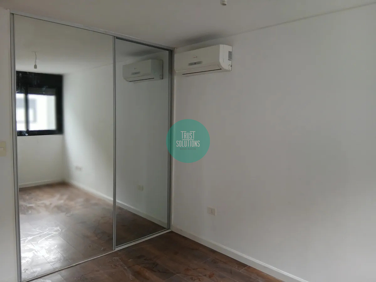 Apartamento ID.1785 - Alquiler 2 Dormitorios a pasos de la rambla en Ciudad Vieja.