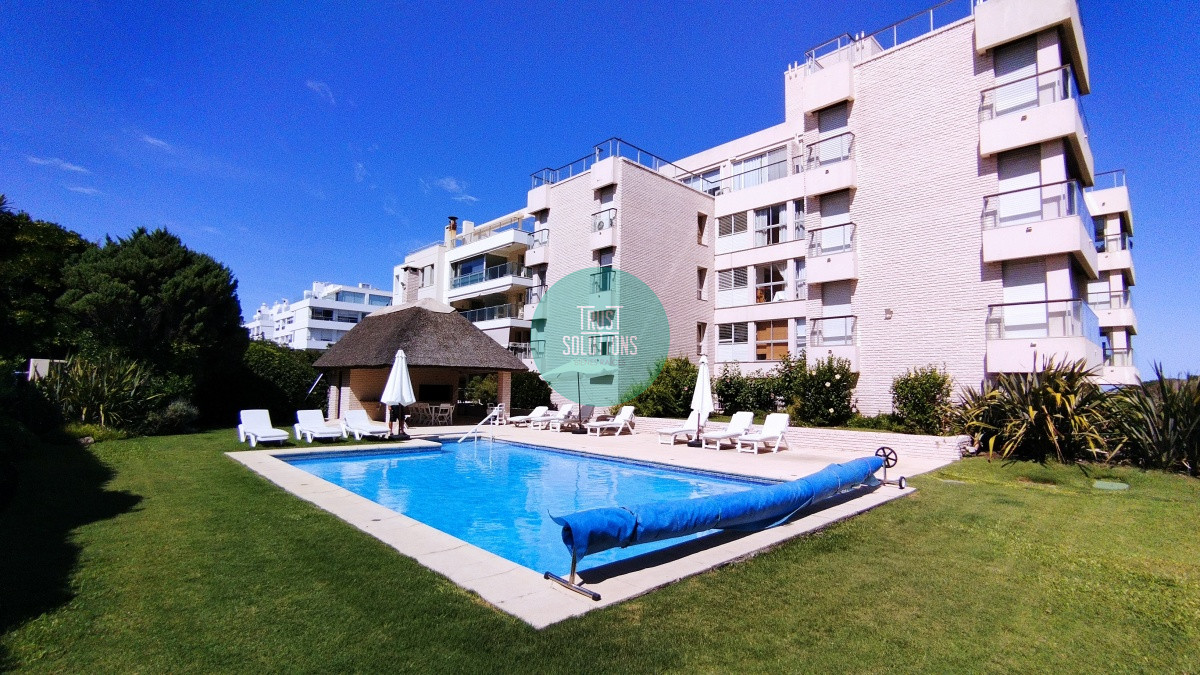 Apartamento ID.450 - Venta Apto Brava Punta 4D dep serv Amenities