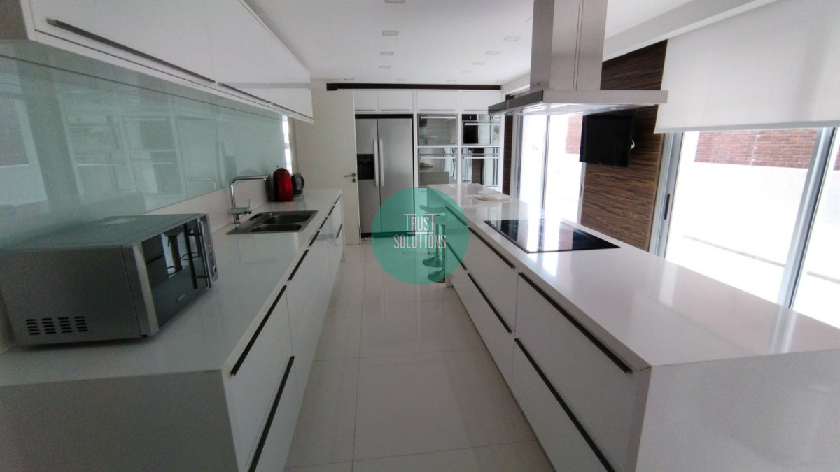 Apartamento ID.620 - Venta y Alquiler Anual Apto 3 Suites y dep serv Puerto Punta nuevo con Piscina propia y Amenities 