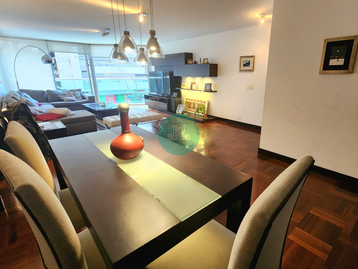 Apartamento ID.1432 - VENTA DE HERMOSO DEPARTAMENTO CON JARDÍN EN EL CORAZÓN DE POCITOS