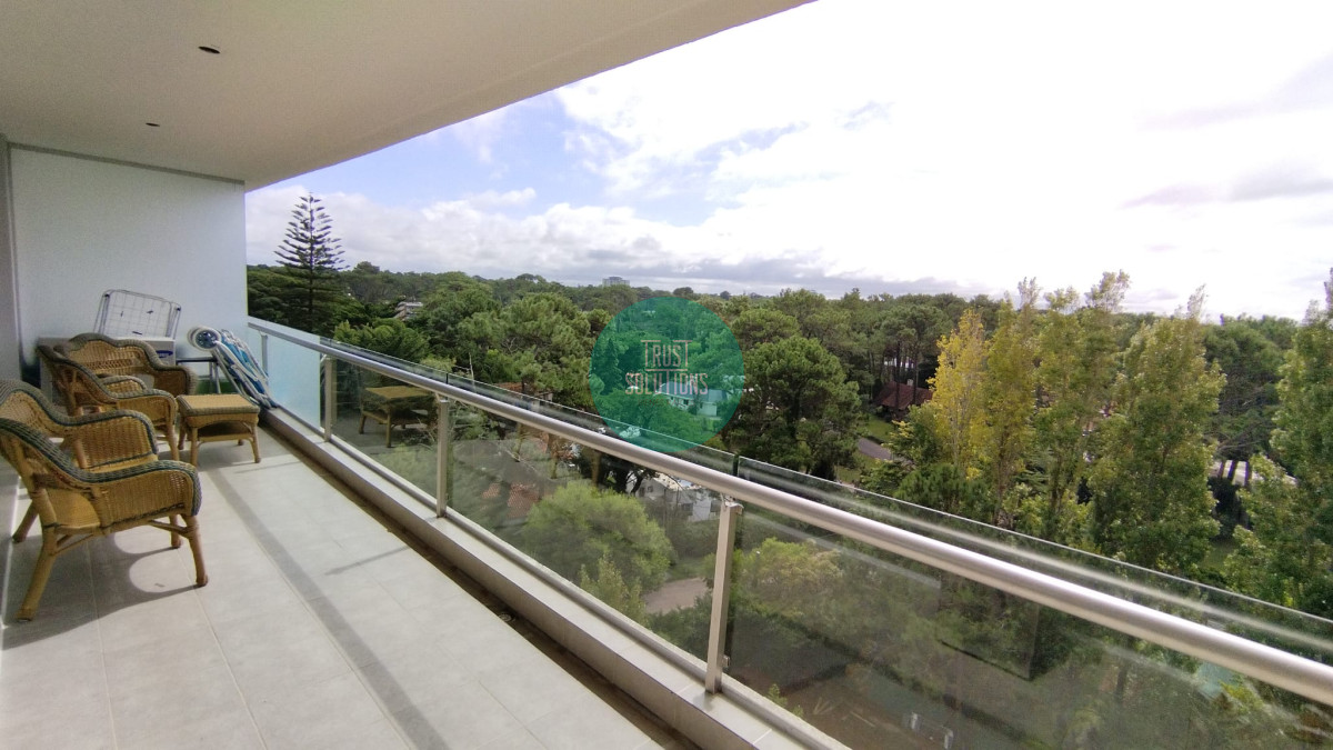 Apartamento ID.436 - Alquiler Anual Apto 2D Brava Punta con Amenities 