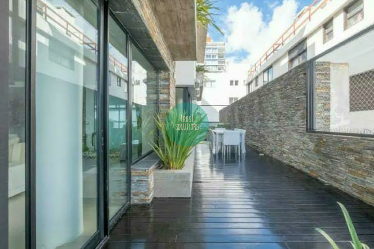 Apartamento ID.621 - Venta Exclusivo Penthouse frente al Puerto Punta 3 Suites Dep Serv Piscina y Parrillero 