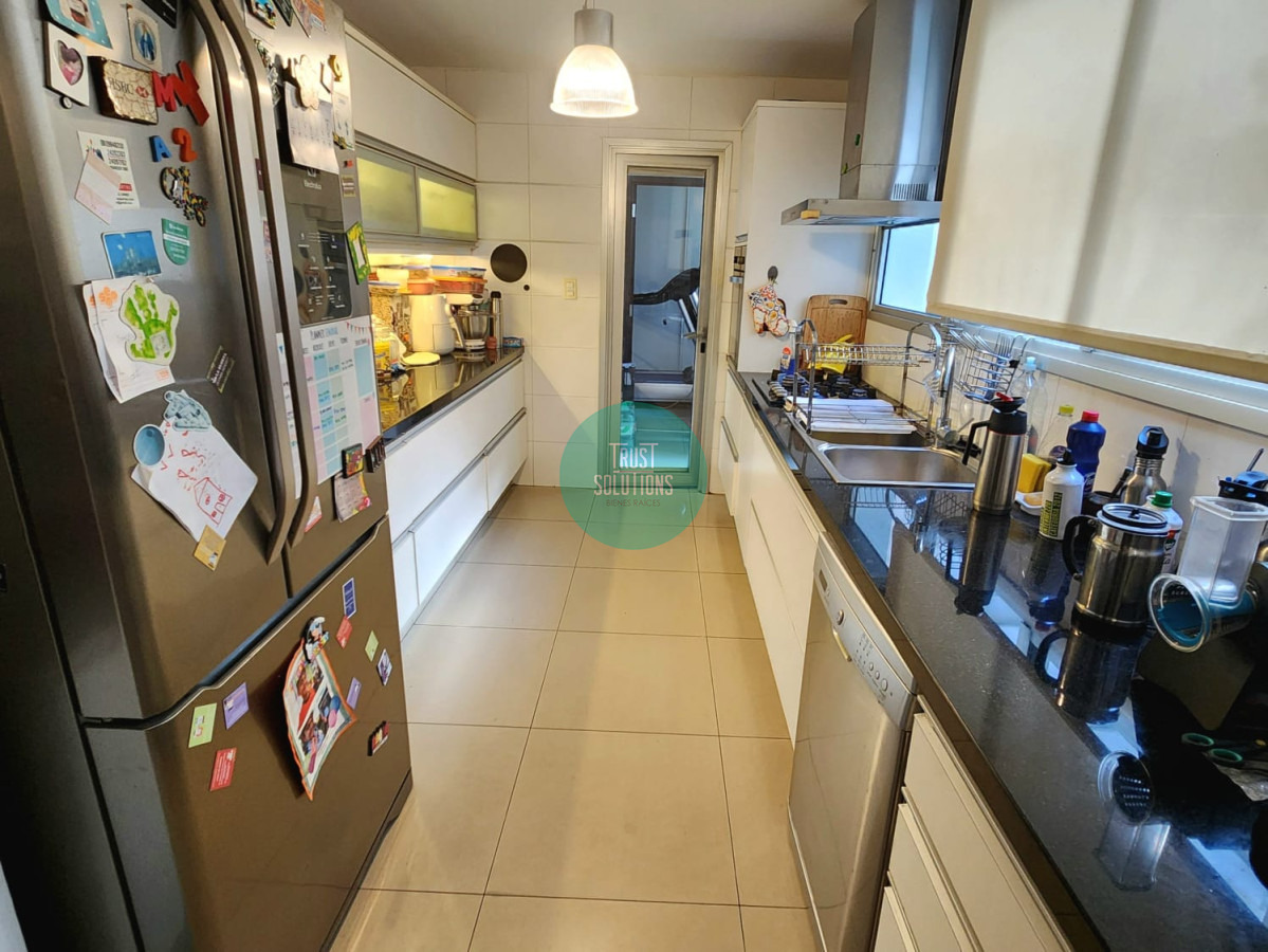 Apartamento ID.1432 - VENTA DE HERMOSO DEPARTAMENTO CON JARDÍN EN EL CORAZÓN DE POCITOS