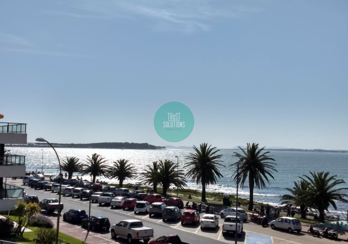 Apartamento ID.1579 - Venta Apto 2D Península Punta frente al mar con espectacular vista 