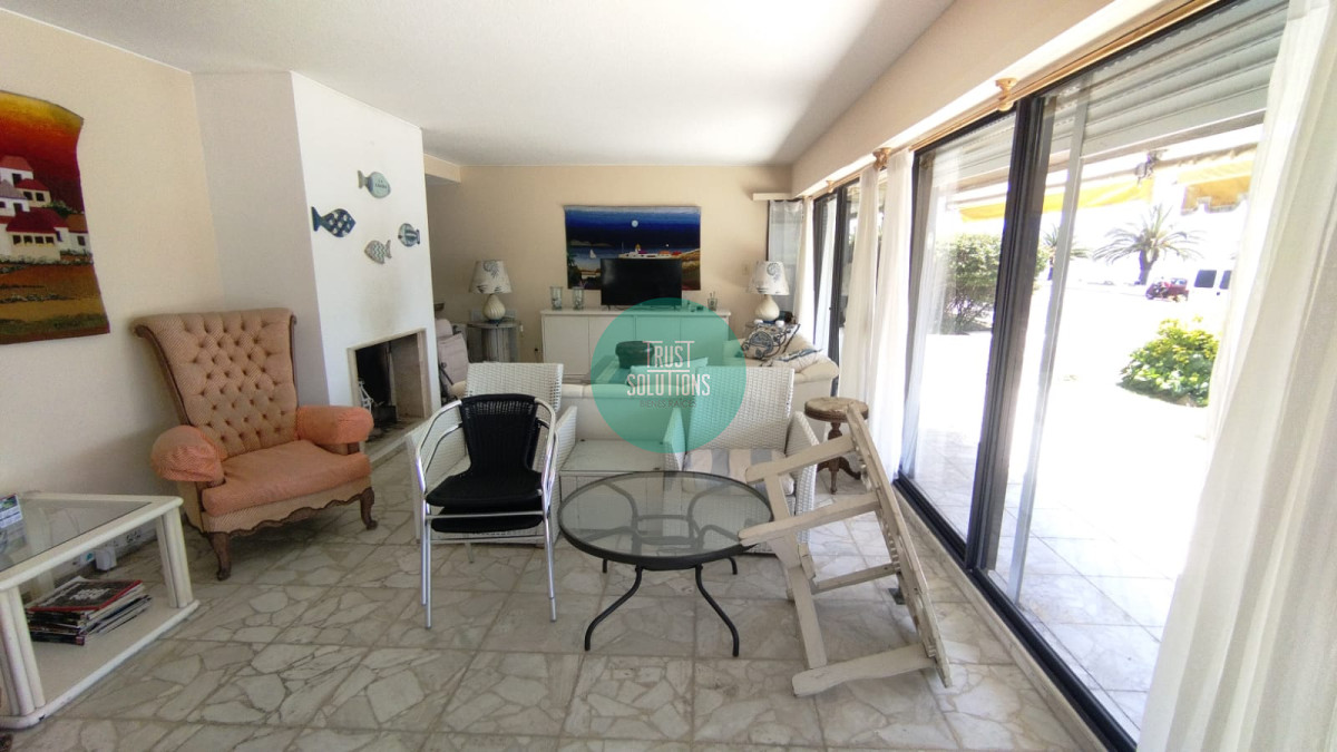 Apartamento ID.1415 - Venta Apto Puerto Punta 3D y dep de serv frente al mar