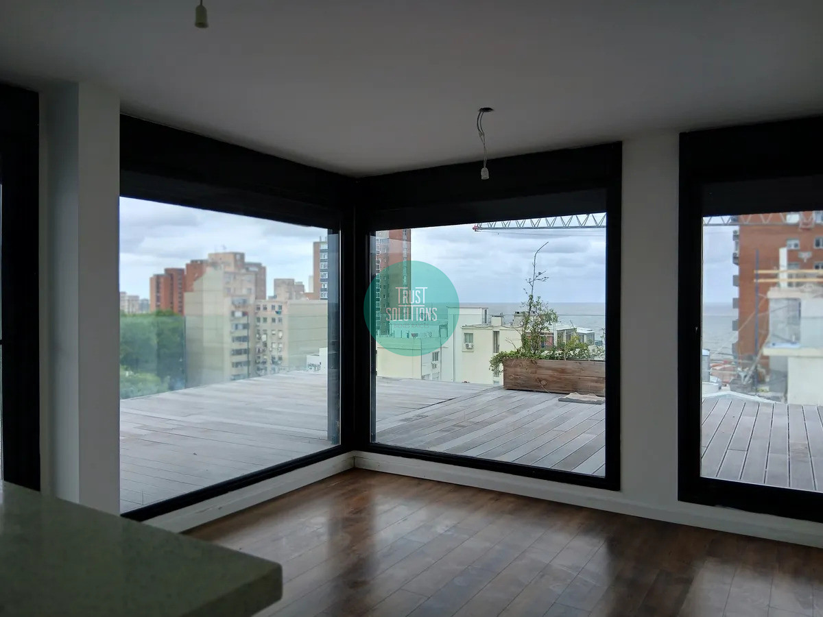 Apartamento ID.1785 - Alquiler 2 Dormitorios a pasos de la rambla en Ciudad Vieja.