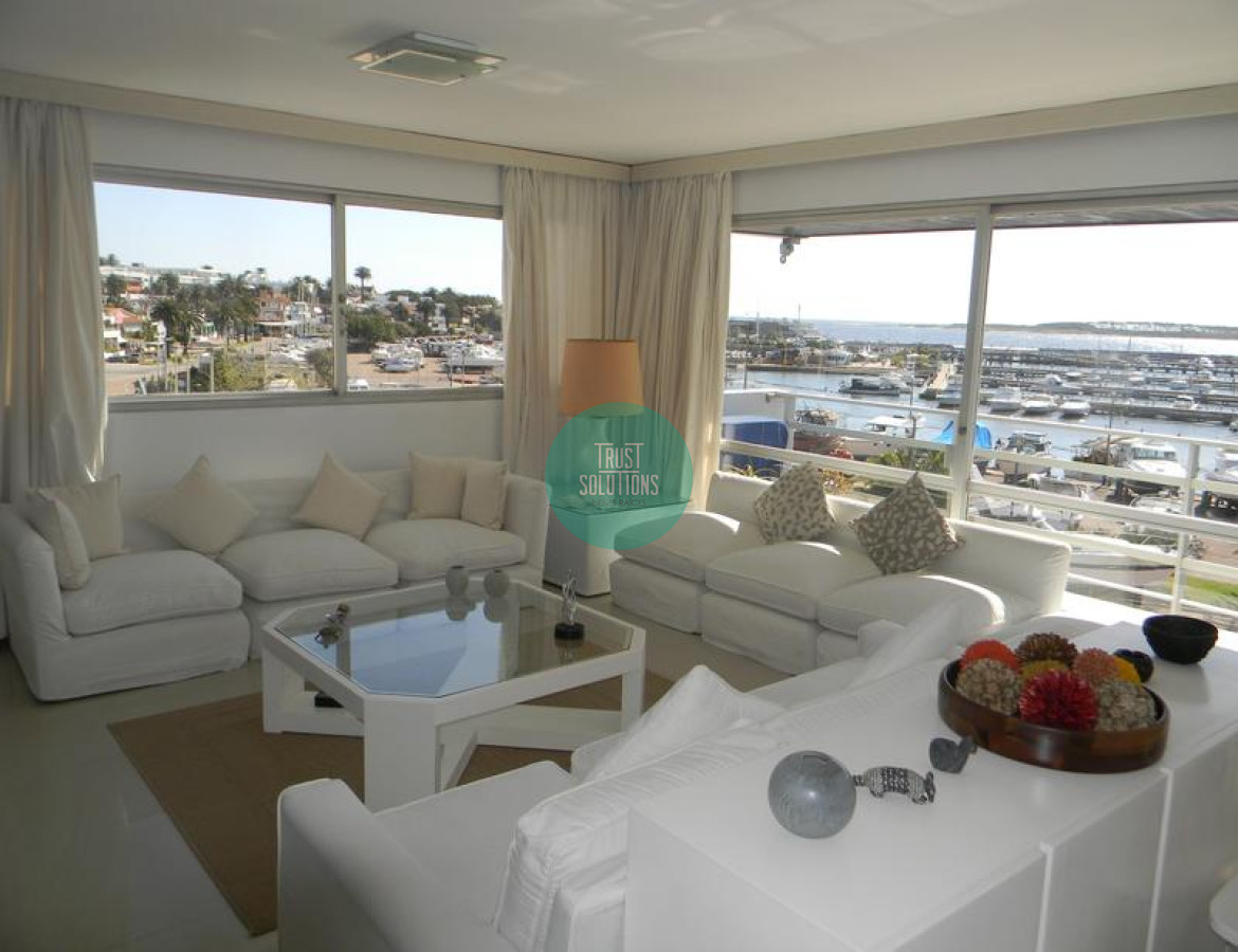 Apartamento ID.616 - Venta Apto Punta Península 4D y dep serv con vista al Puerto 