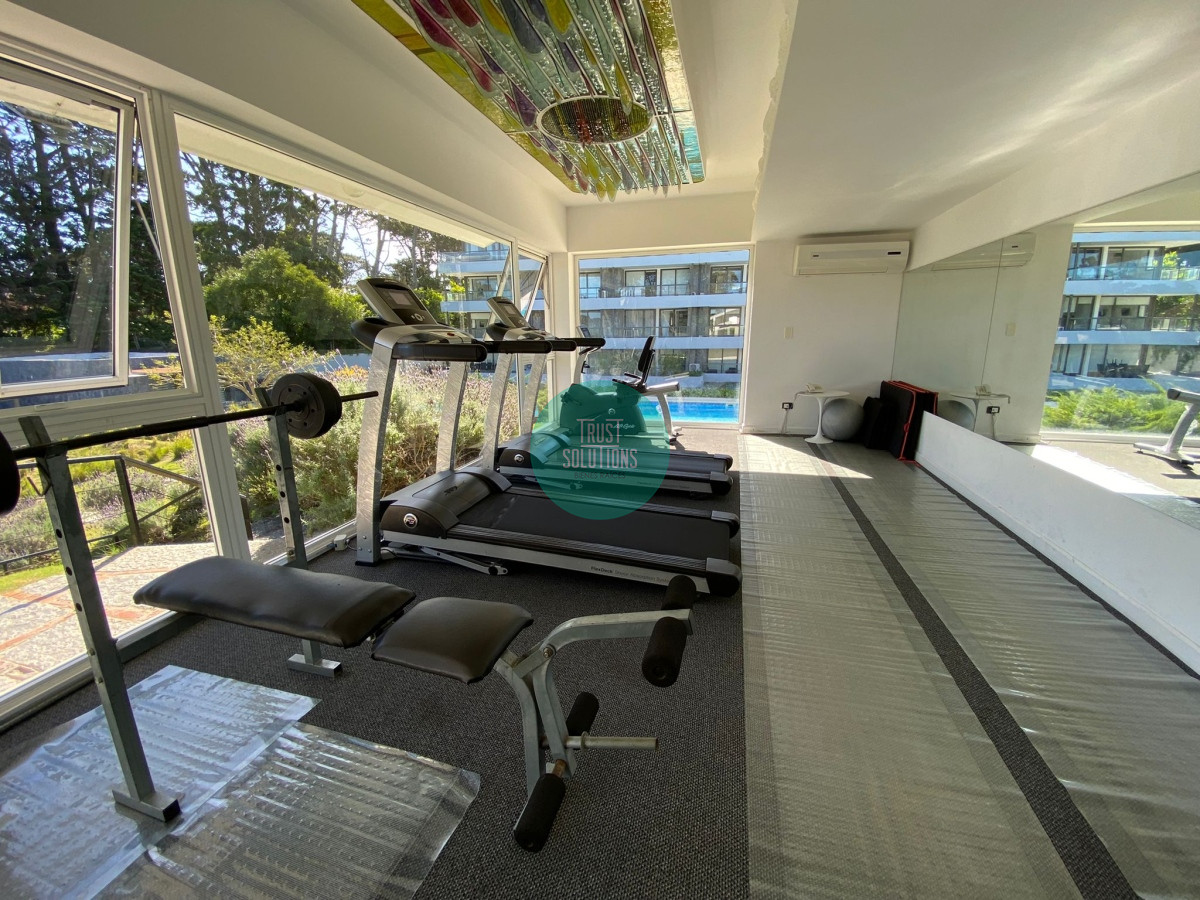 Apartamento ID.1301 - Venta Apto 2D Brava Punta con Amenities y Terraza con parrillero 