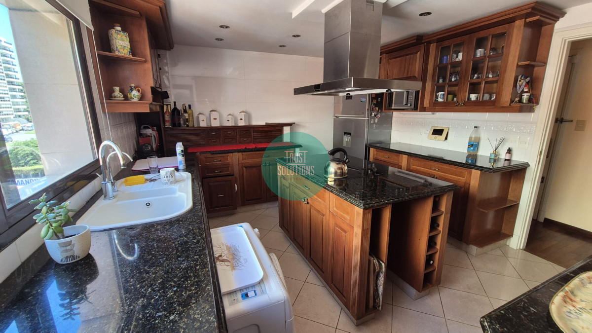 Apartamento ID.1505 - DIVINO DEPARTAMENTO EN VENTA Y ALQUILER SOBRE LA RAMBLA DEL PUERTO DE BUCEO