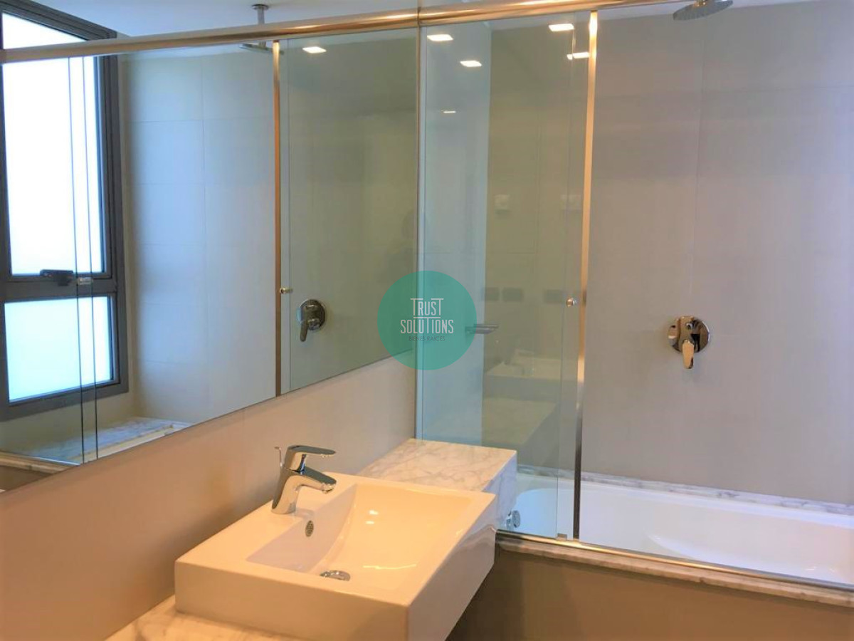 Apartamento ID.472 - Venta y Alquiler Anual Apto 3 Suites y dep serv Brava Punta con  Piscina propia 