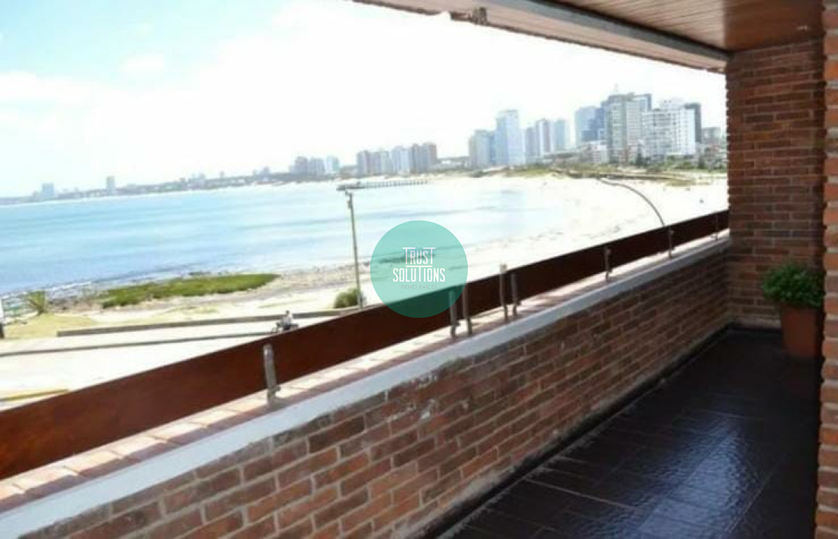 Apartamento ID.1579 - Venta Apto 2D Península Punta frente al mar con espectacular vista 
