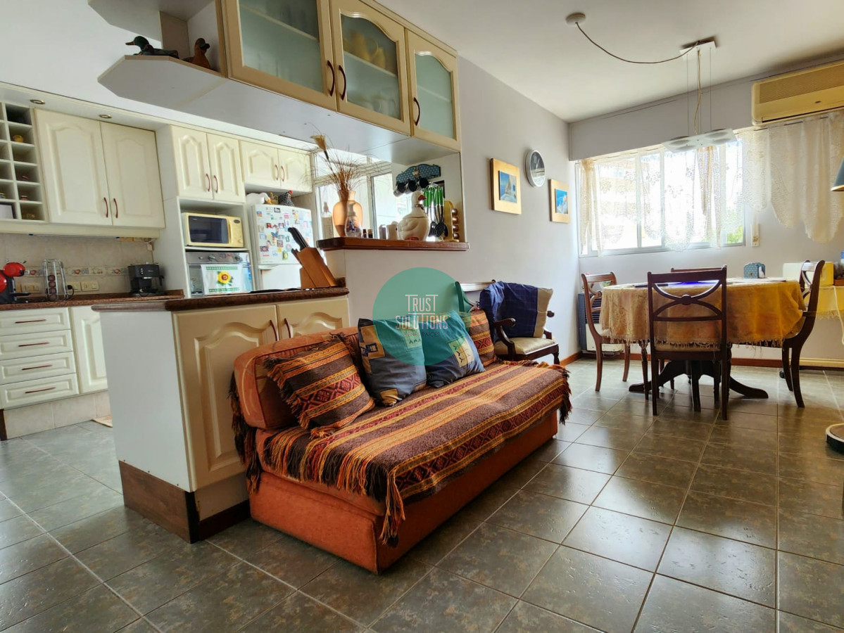 Apartamento ID.1457 - VENTA DE HERMOSA, SÓLIDA Y LUMINOSA PLANTA A METROS DE LA RAMBLA DE MALVÍN