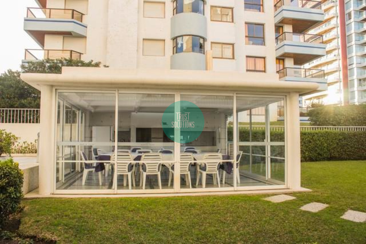 Apartamento ID.335 - Alquiler temporada Apto Brava Punta 4D Parrillero Piscina 