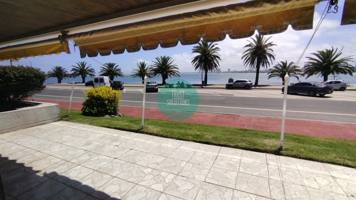 Apartamento ID.1415 - Venta Apto Puerto Punta 3D y dep de serv frente al mar