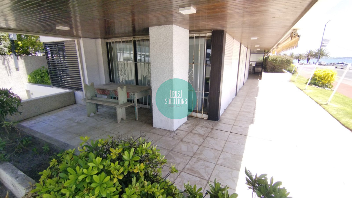 Apartamento ID.1415 - Venta Apto Puerto Punta 3D y dep de serv frente al mar