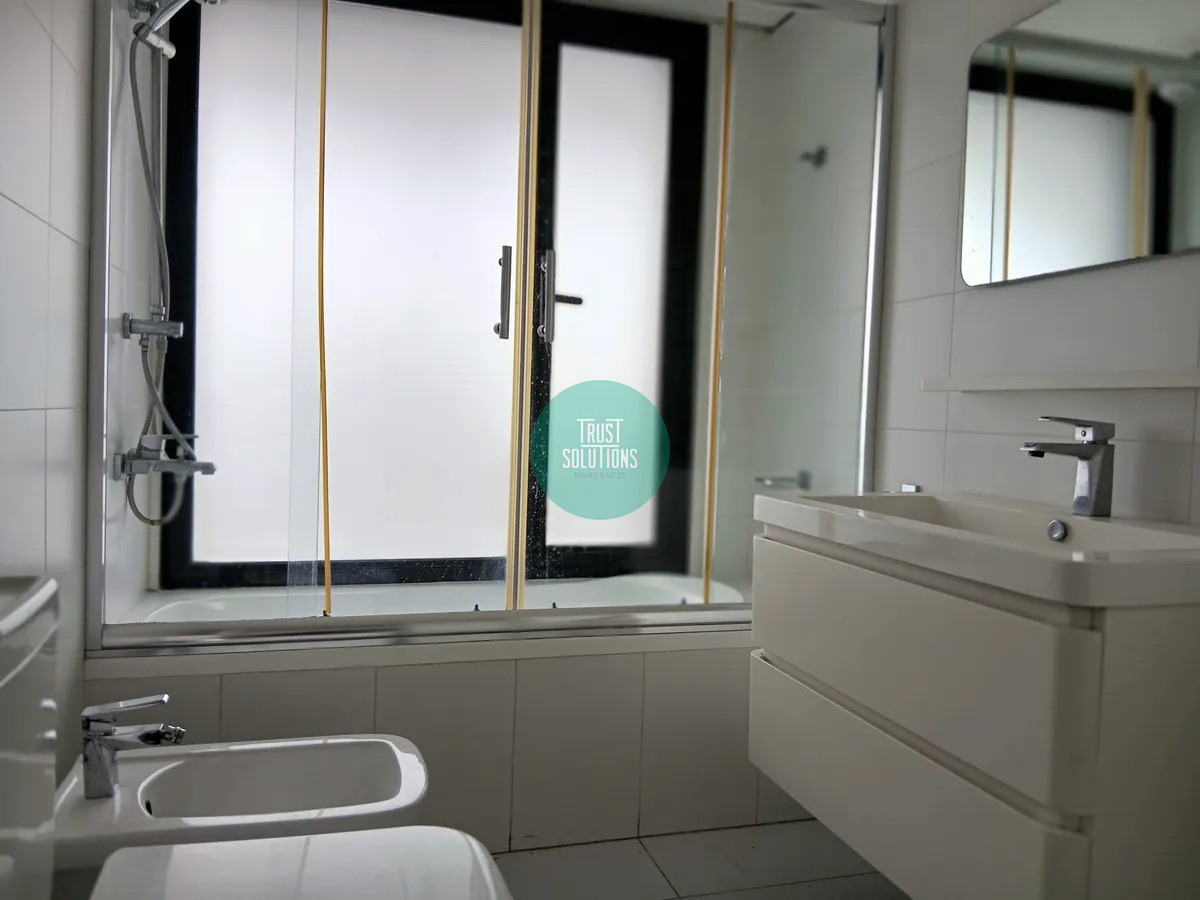 Apartamento ID.1785 - Alquiler 2 Dormitorios a pasos de la rambla en Ciudad Vieja.