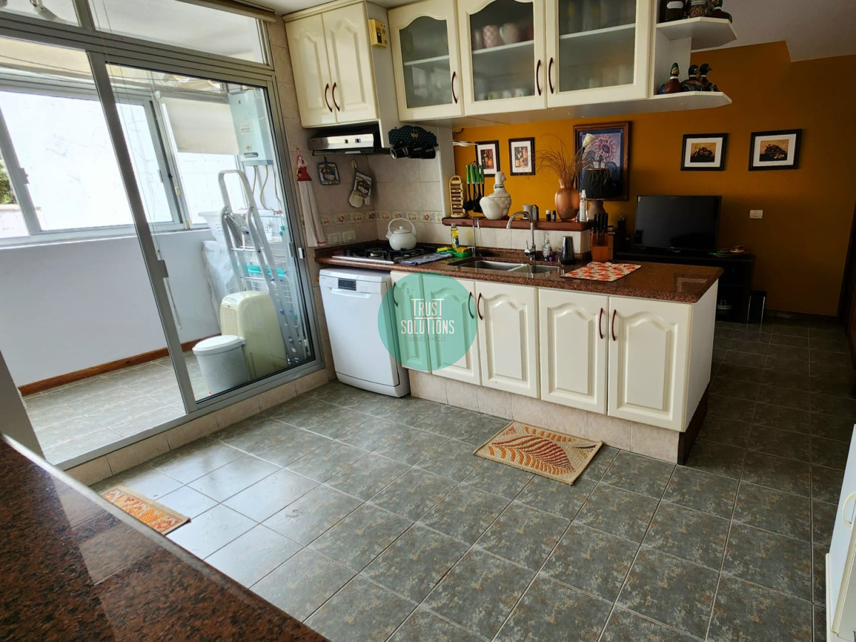 Apartamento ID.1457 - VENTA DE HERMOSA, SÓLIDA Y LUMINOSA PLANTA A METROS DE LA RAMBLA DE MALVÍN