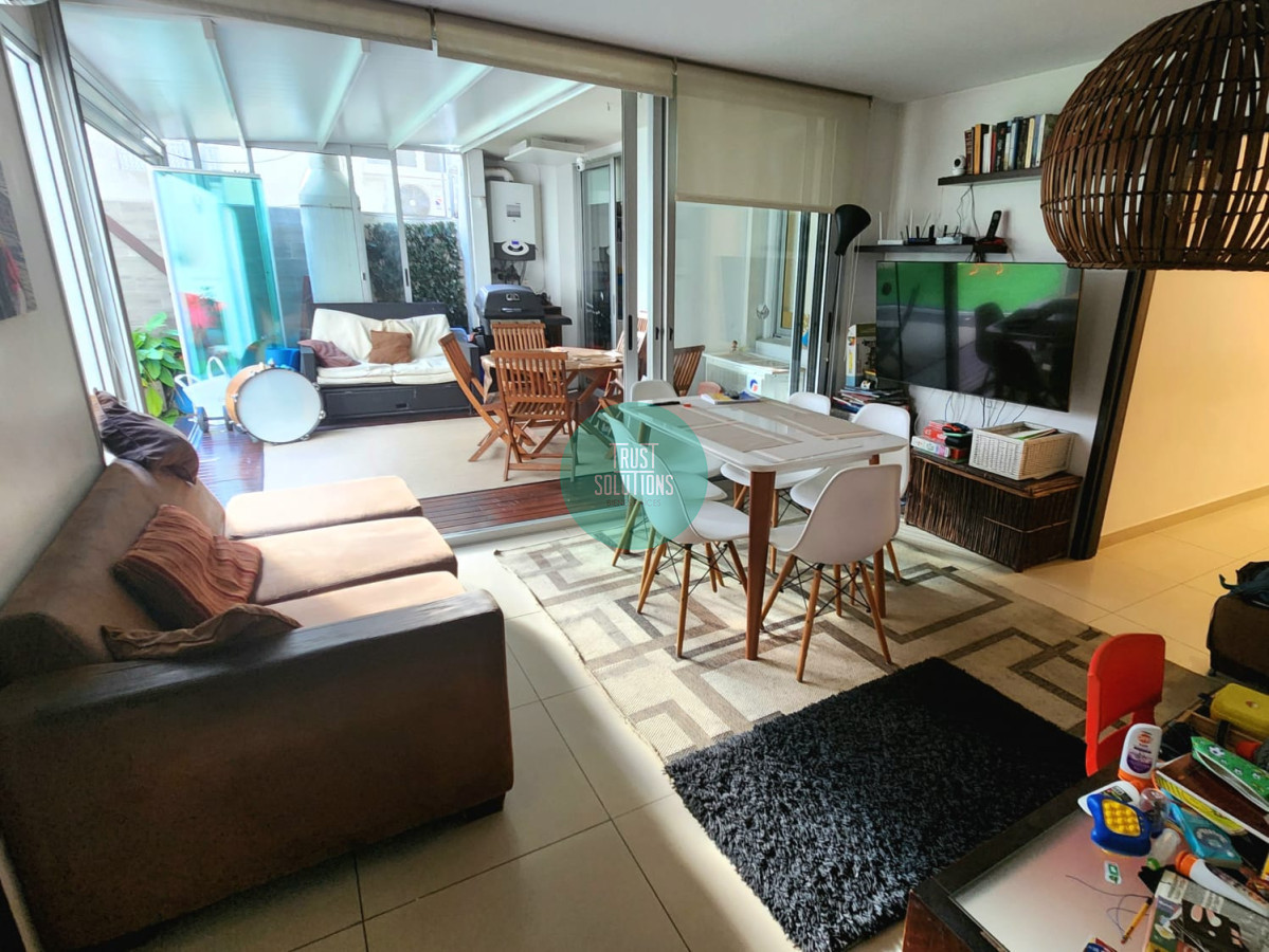 Apartamento ID.1432 - VENTA DE HERMOSO DEPARTAMENTO CON JARDÍN EN EL CORAZÓN DE POCITOS