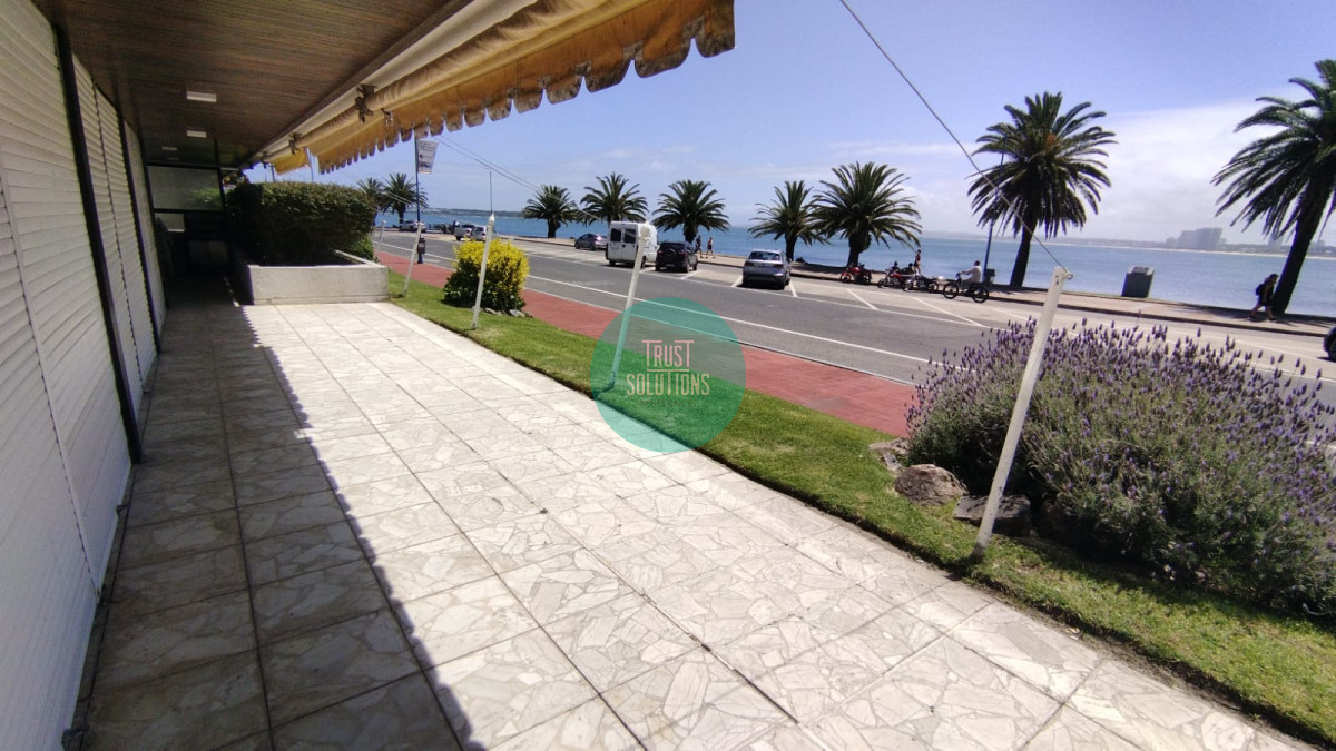 Apartamento ID.1415 - Venta Apto Puerto Punta 3D y dep de serv frente al mar