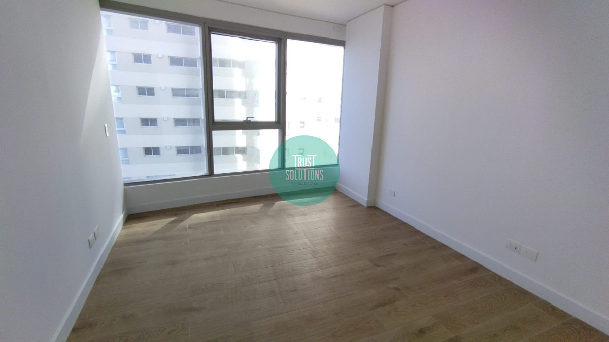 Apartamento ID.670 - Venta Apartamento Punta Piso Espectacular Torre Trump 3 suites, Dep.Serv. 