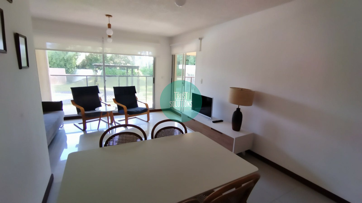 Apartamento ID.350 - Venta y Alquiler Anual Apto 2D Brava Punta con Parrillero propio y Amenities 