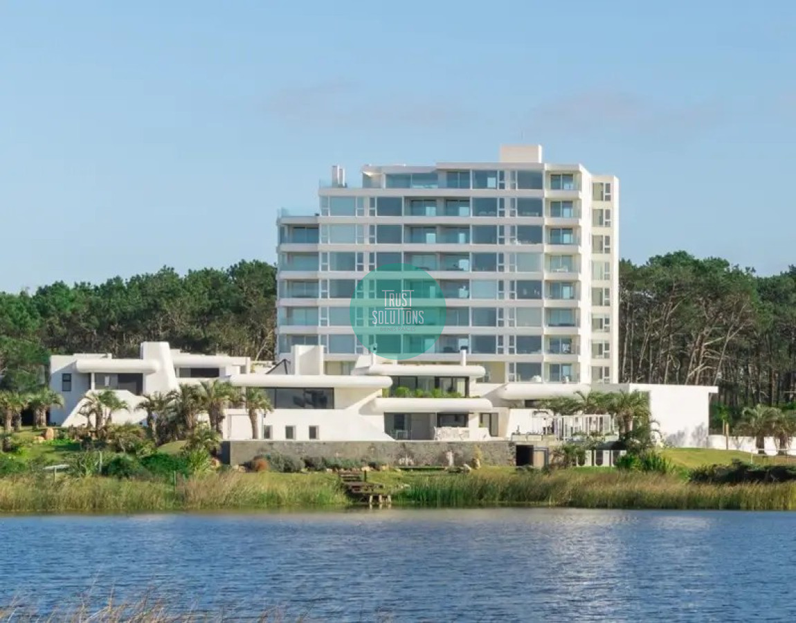 Apartamento ID.1160 - Venta Ap.Punta 3 Suites y Dep   Ed.Poseidón Laguna  OPORTUNIDAD!!!!!