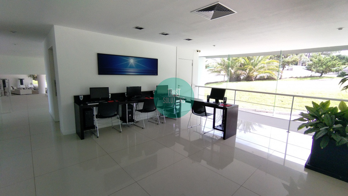 Apartamento ID.468 - Venta Apto Rincón del indio Punta 3D Piscina Tza con Parrillero