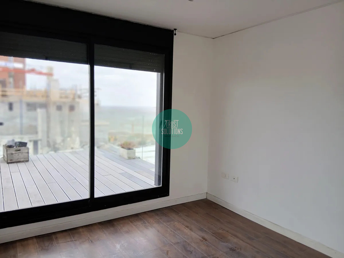 Apartamento ID.1785 - Alquiler 2 Dormitorios a pasos de la rambla en Ciudad Vieja.