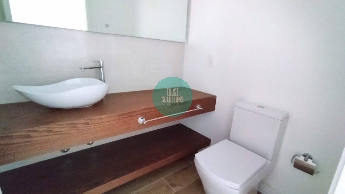 Apartamento ID.670 - Venta Apartamento Punta Piso Espectacular Torre Trump 3 suites, Dep.Serv. 
