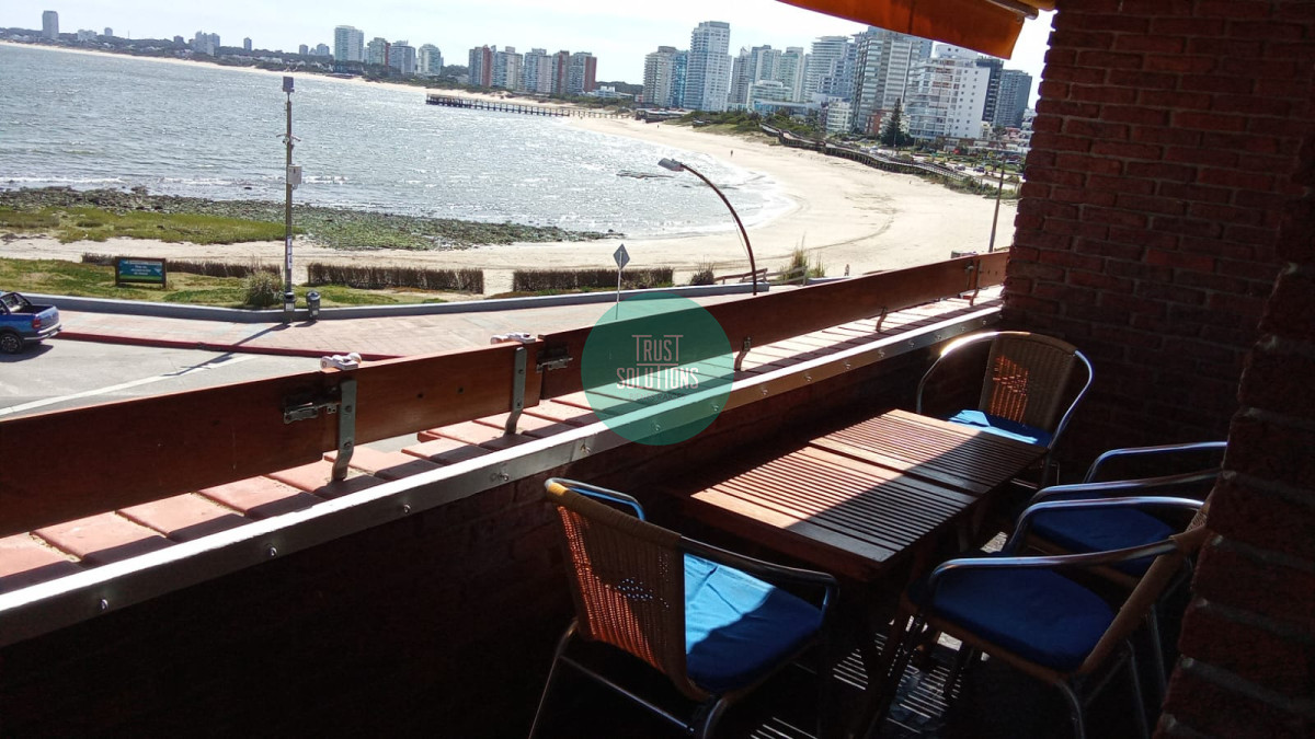 Apartamento ID.1579 - Venta Apto 2D Península Punta frente al mar con espectacular vista 