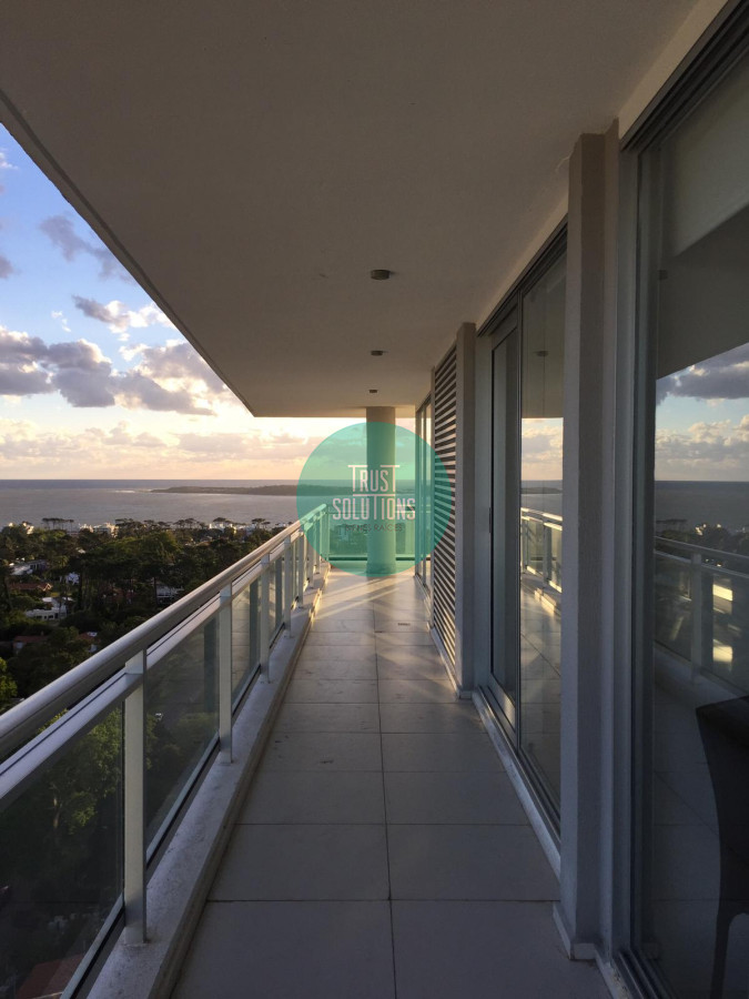 Apartamento ID.682 - Venta espectacular Penthouse Punta Roosevelt 2D con Amenities 