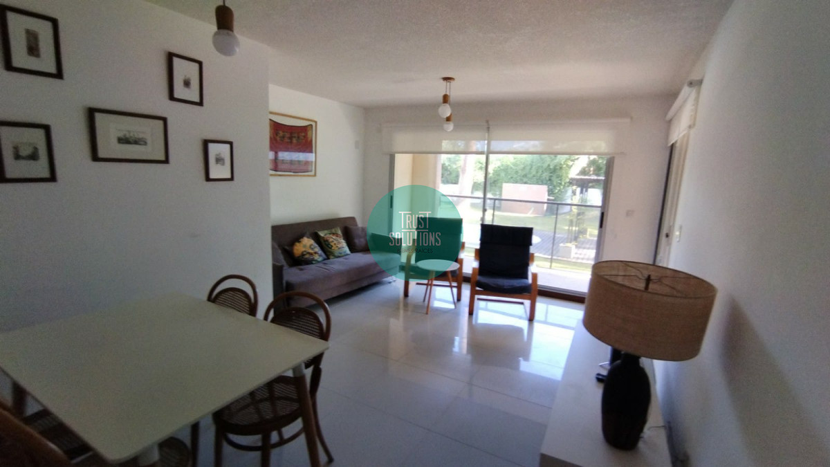 Apartamento ID.350 - Venta y Alquiler Anual Apto 2D Brava Punta con Parrillero propio y Amenities 