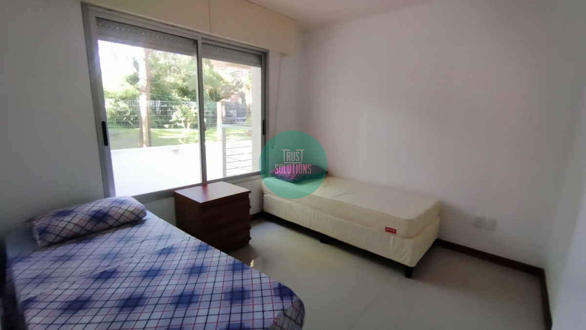 Apartamento ID.350 - Venta y Alquiler Anual Apto 2D Brava Punta con Parrillero propio y Amenities 