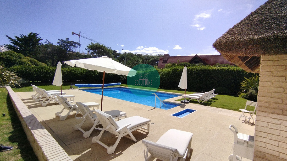 Apartamento ID.450 - Venta Apto Brava Punta 4D dep serv Amenities