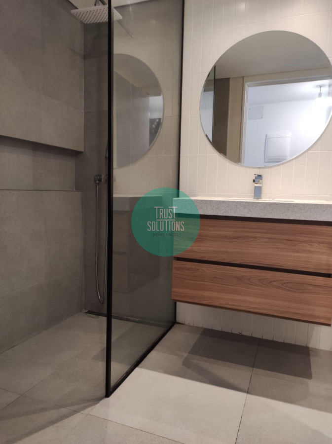 Apartamento ID.931 - Alquiler Centro 3 dormitorios Ed.Alma Duc a pasos de la rambla 