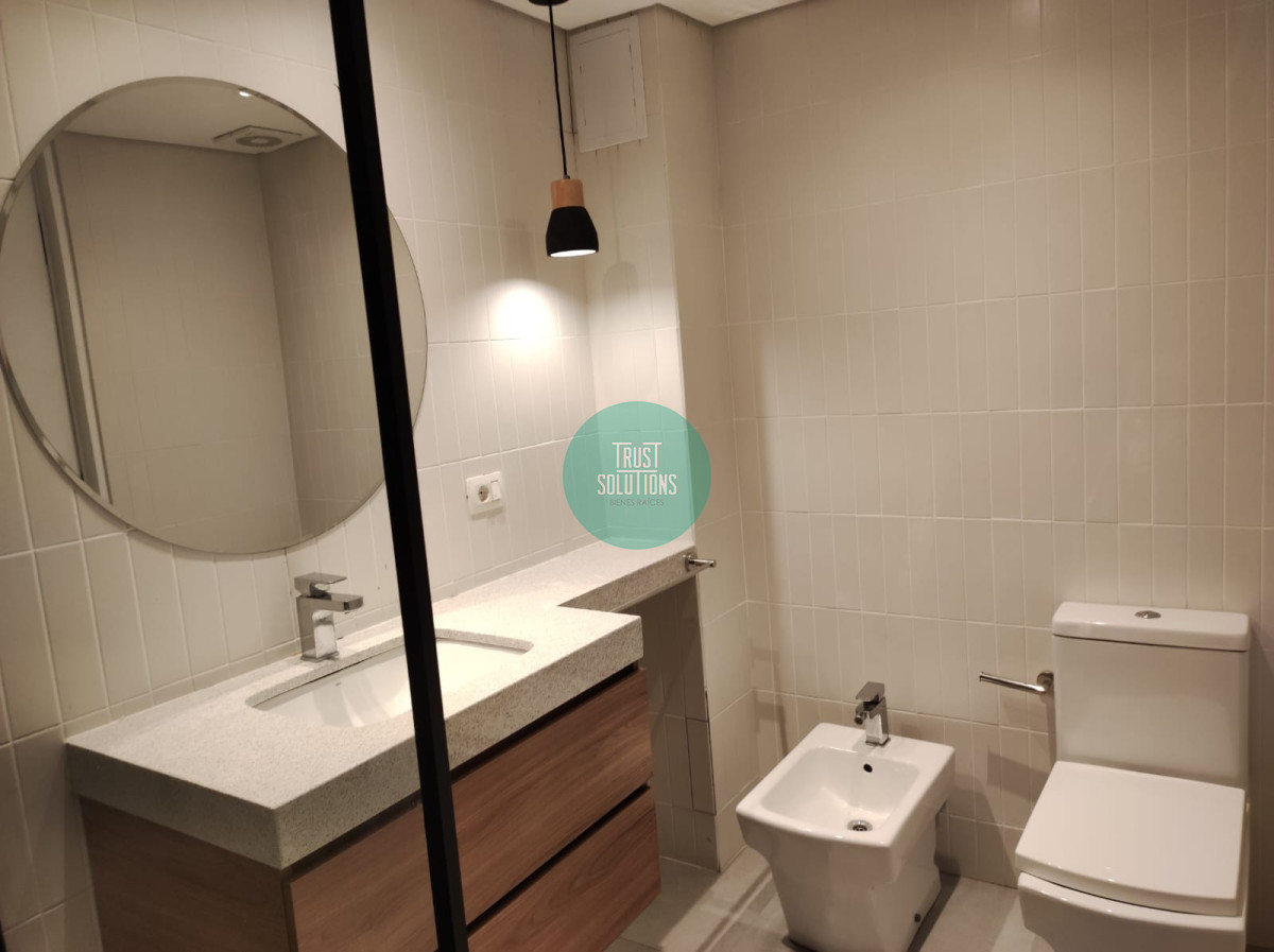 Apartamento ID.931 - Alquiler Centro 3 dormitorios Ed.Alma Duc a pasos de la rambla 