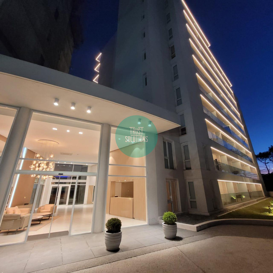 Apartamento ID.1160 - Venta Ap.Punta 3 Suites y Dep   Ed.Poseidón Laguna  OPORTUNIDAD!!!!!
